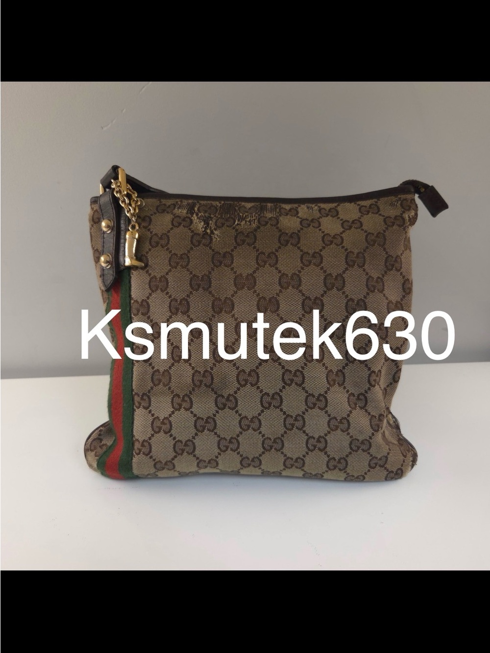 1/59 will win this Burberry bag!! $25 Off $75 must be used in that show C RULES - Picture 3 of 16